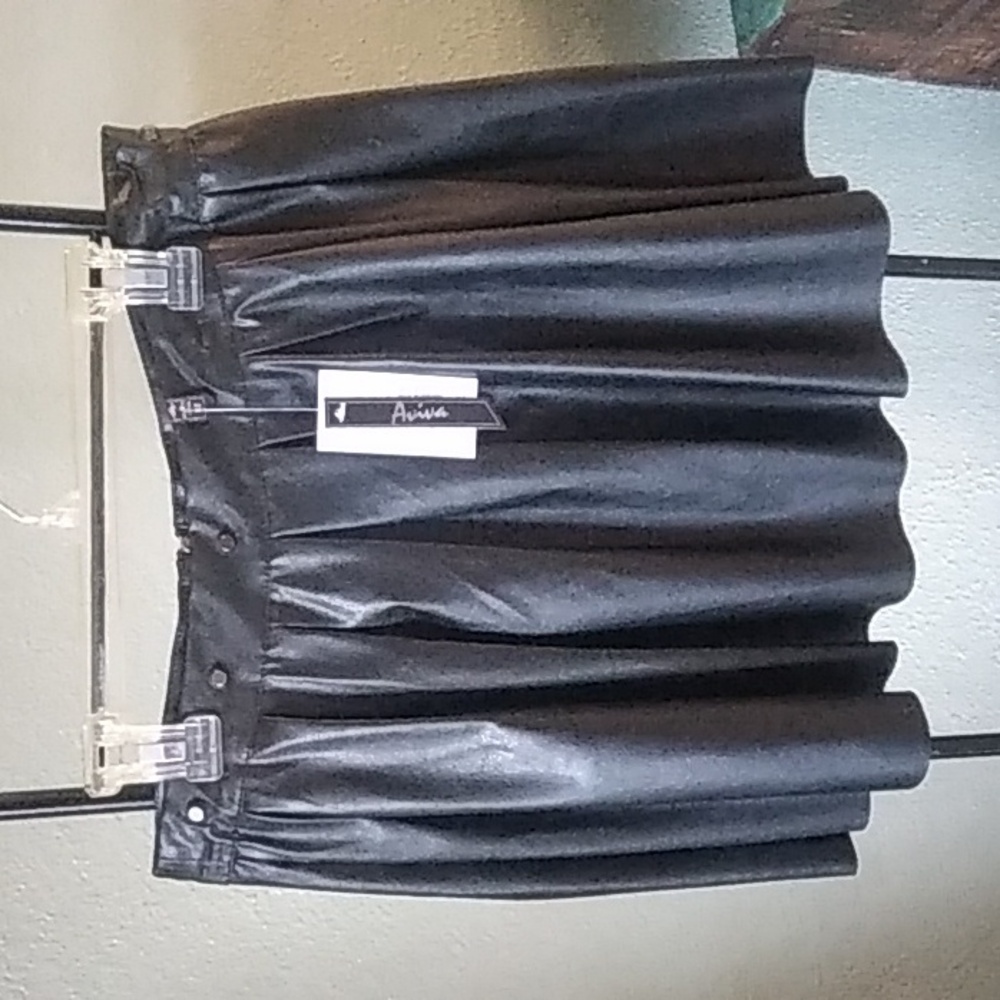 Aviva Black faux leather mini skirt